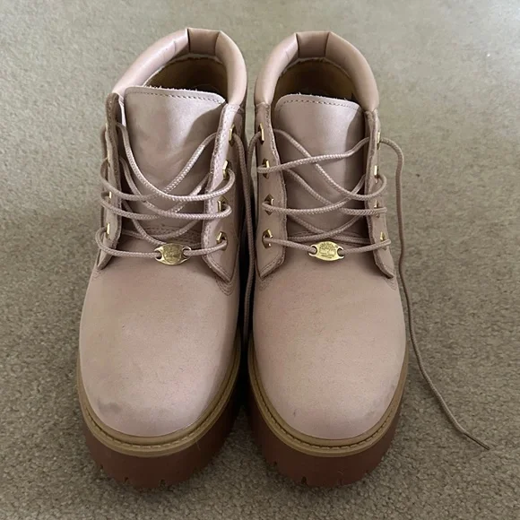 Timberland Blush Pink Platform Lug Boots Women’s size 8 - Picture 2 of 6